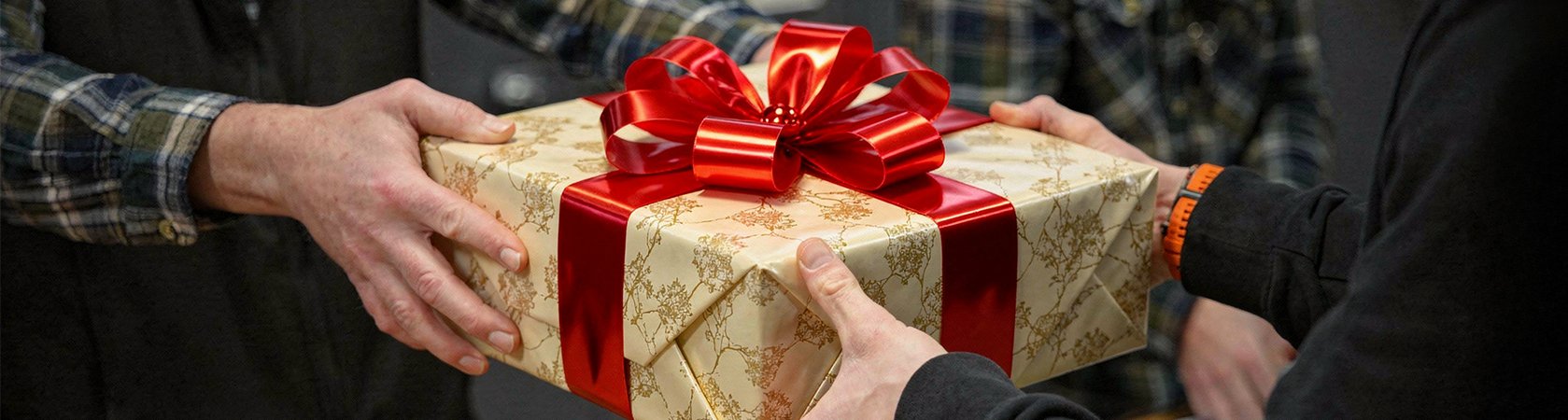 Vi &oslash;nsker alle en gl&aelig;delig jul