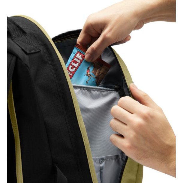 Haglfs Tight Medium Rygsk True Black/Olive Green