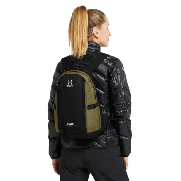 Hagl�fs Tight Small Rygs�k True Black/Olive Green