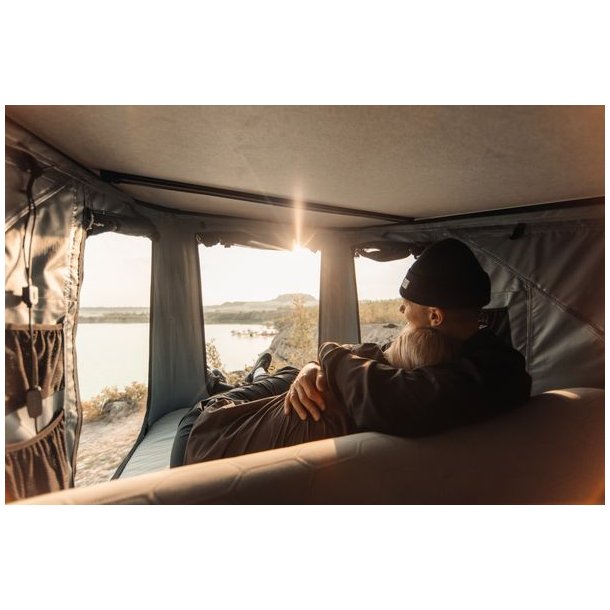 Thule Widesky Rooftop Tent Dark Slate